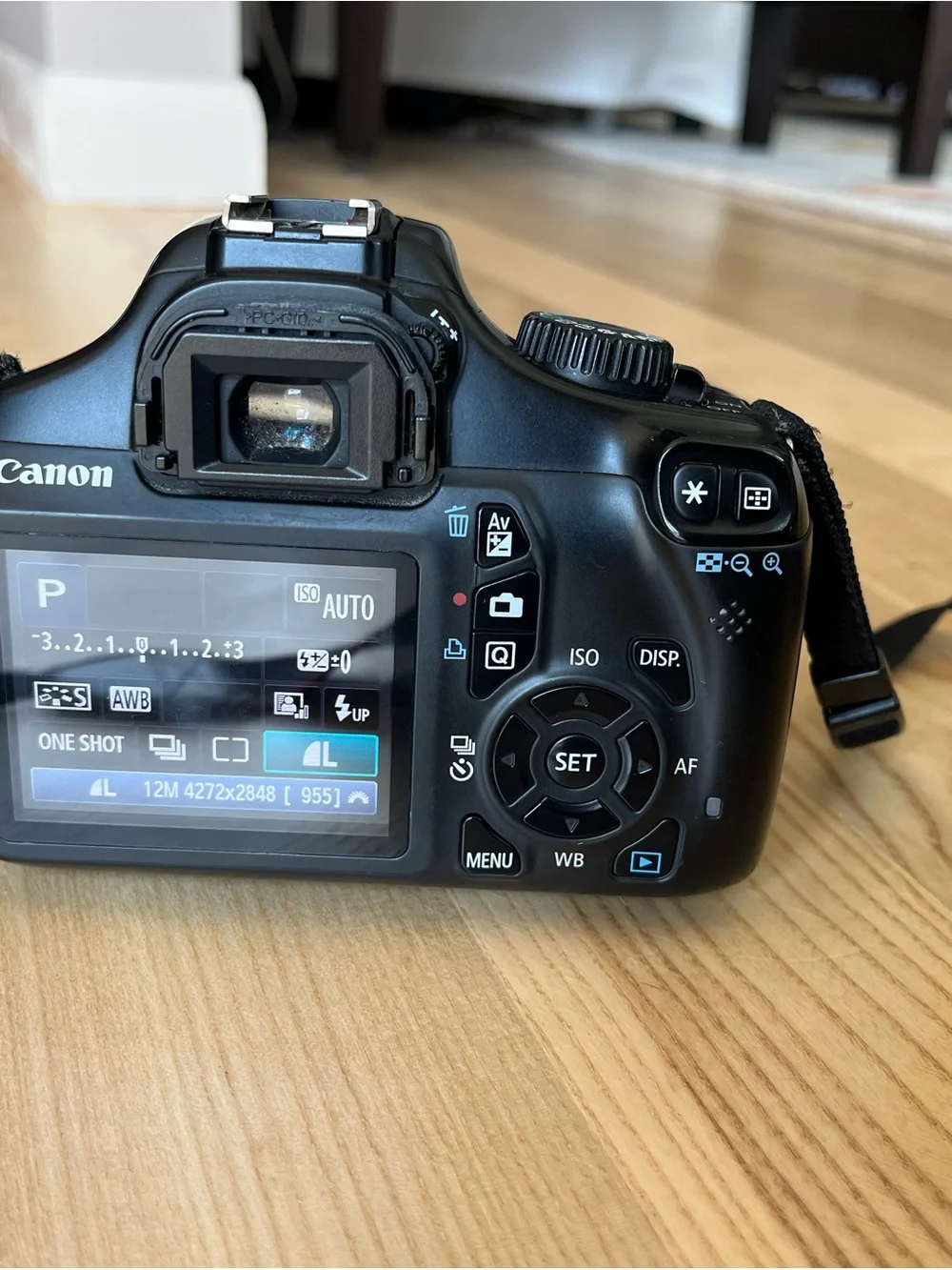 Canon EOS Rebel T3 (EOS 1100D) DSLR Camera